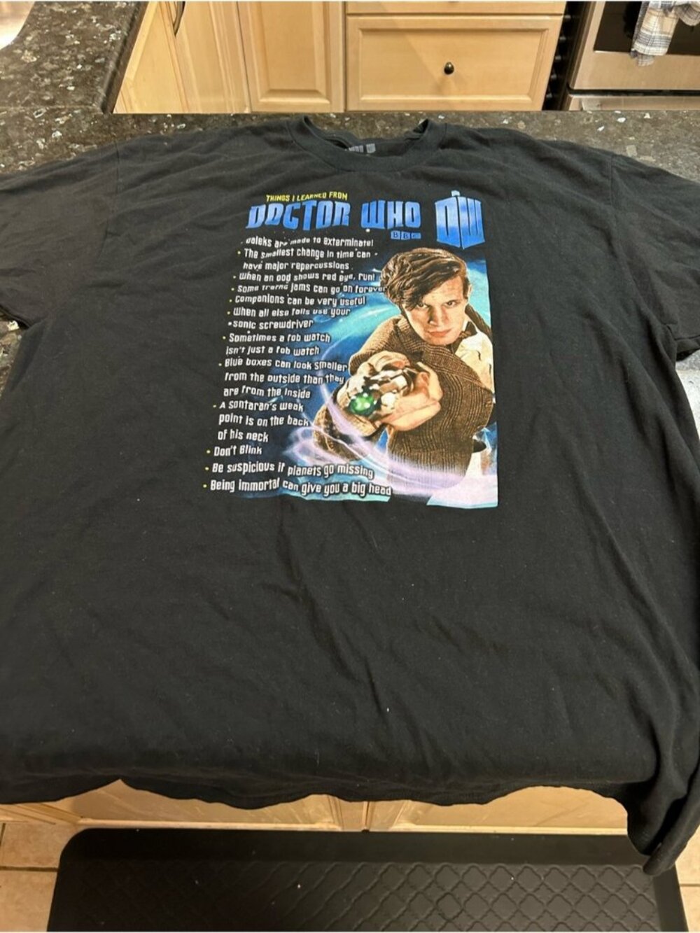Hot Topic Black Doctor Who Graphic Tee with Blue and Green Accents 2X